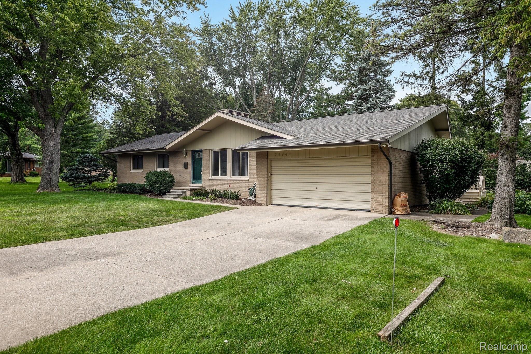 34242 Freedom Road Farmington, MI 48335 - Photo 32 of 32 4-web-or-mls-34242 Freedom Road Farmington003.jpg