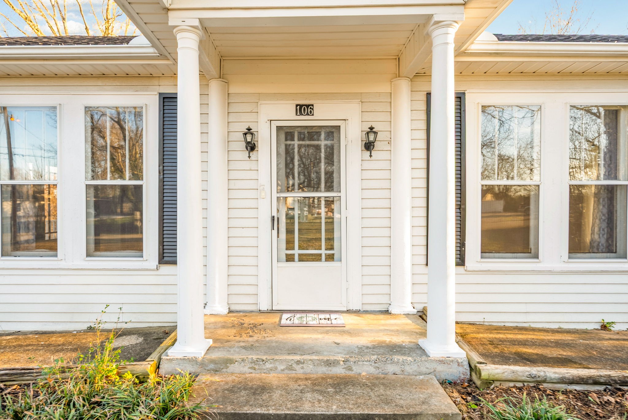 106 Cedar Street Dover, TN 37058 - Photo 2 of 32 a front view of a house