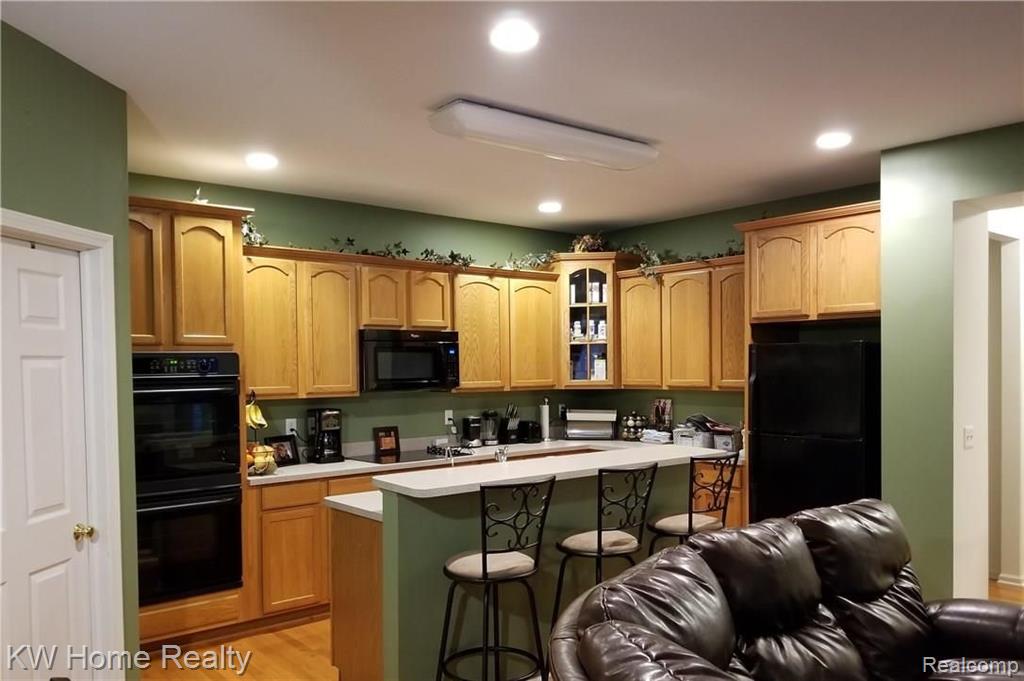3141 Summers Road Keego Harbor, MI 48320 - Photo 4 of 27