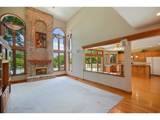 36W610 Lancaster Road St. Charles, IL 60175 - Photo 8 of 20