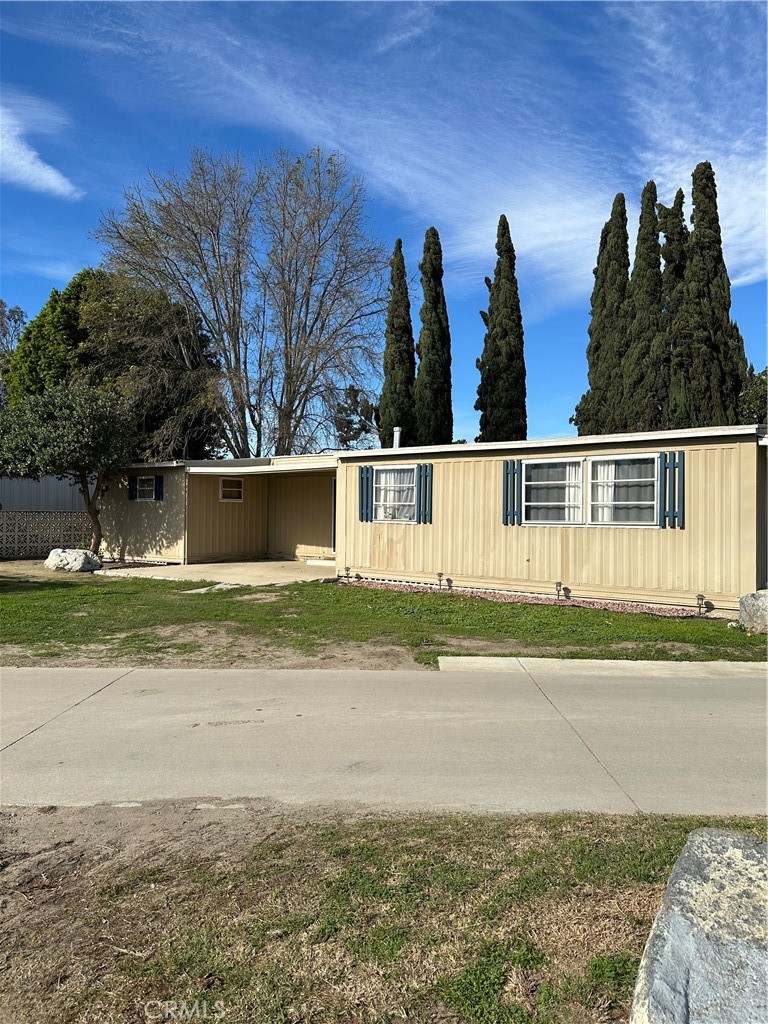 5800 Hamner Avenue, Unit 53 Eastvale, CA 91752 - Photo 19 of 19 a view of a yard