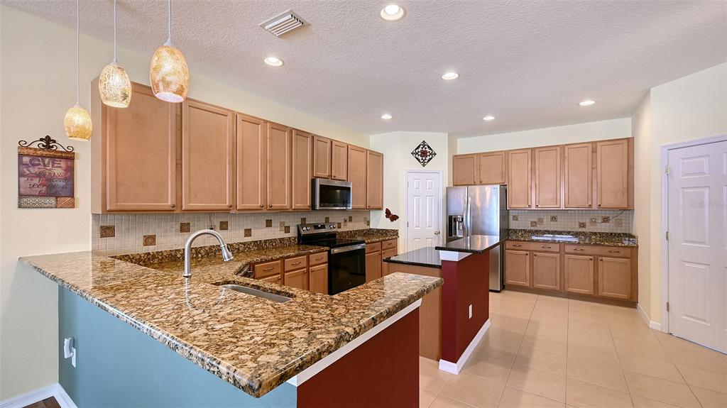 5238 Athens Way Venice, FL 34293 - Photo 16 of 47