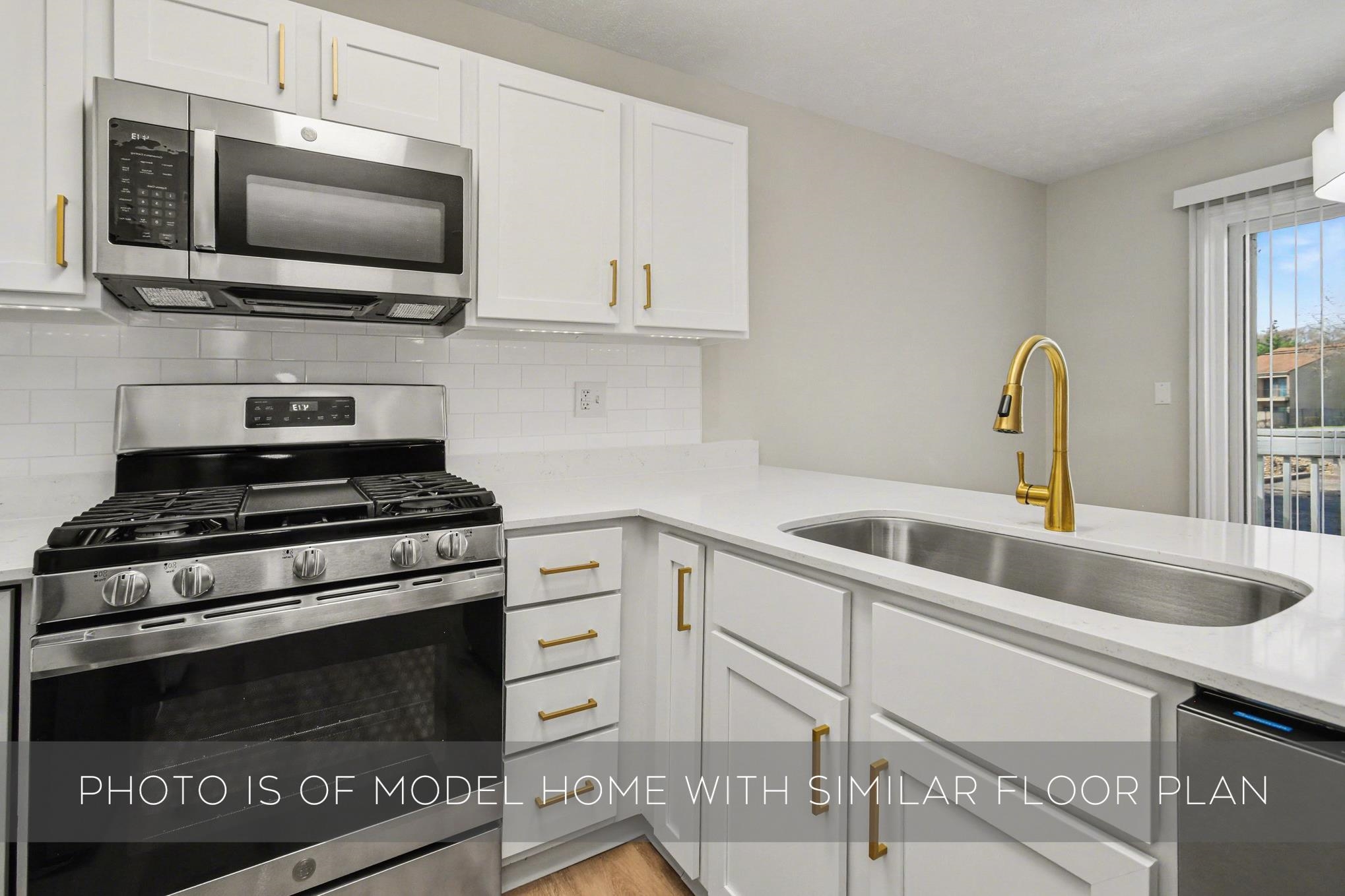 18063 Bulla Road, Unit B South Bend, IN 46637 - Photo 5 of 19