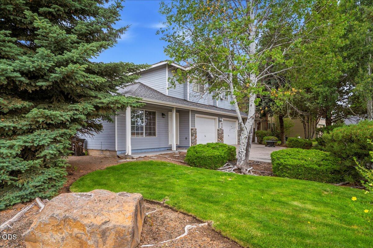 1559 Southwest Rimrock Way Redmond, OR 97756 - Photo 2 of 40