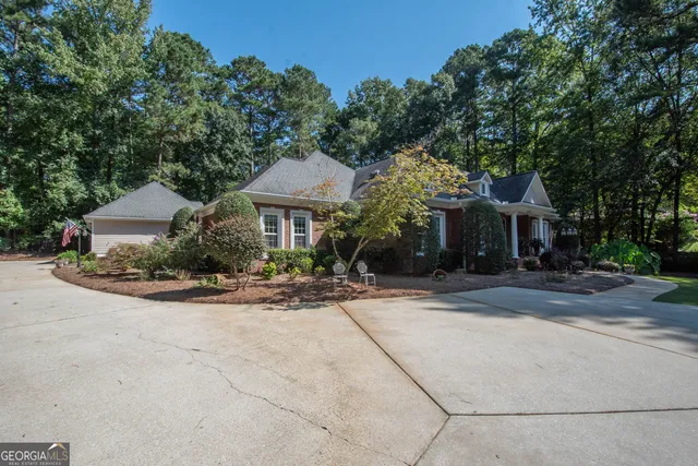 $879,900 | 125 County Down, Fayetteville, GA 30215