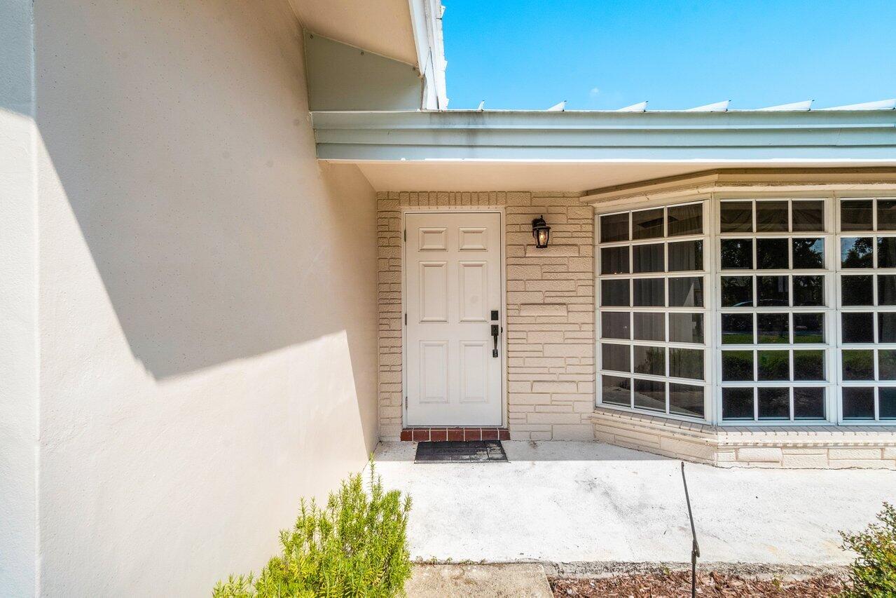 1257 Southwest 15th Street Boca Raton, FL 33486 - Photo 4 of 30 004-1257Southwest15thStreet-BocaRaton-FL