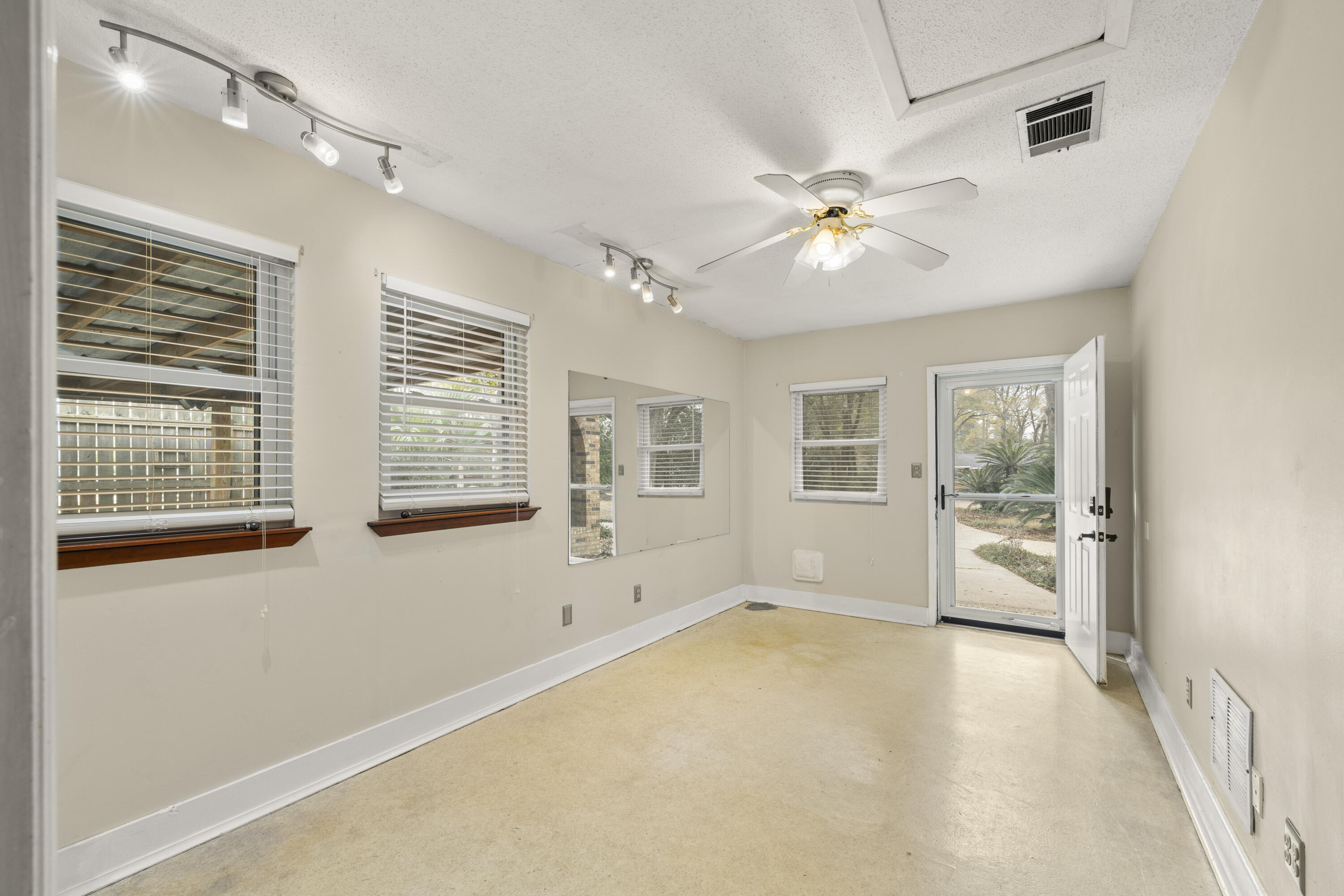 295 Garden Street Crestview, FL 32536 - Photo 21 of 61 File 32