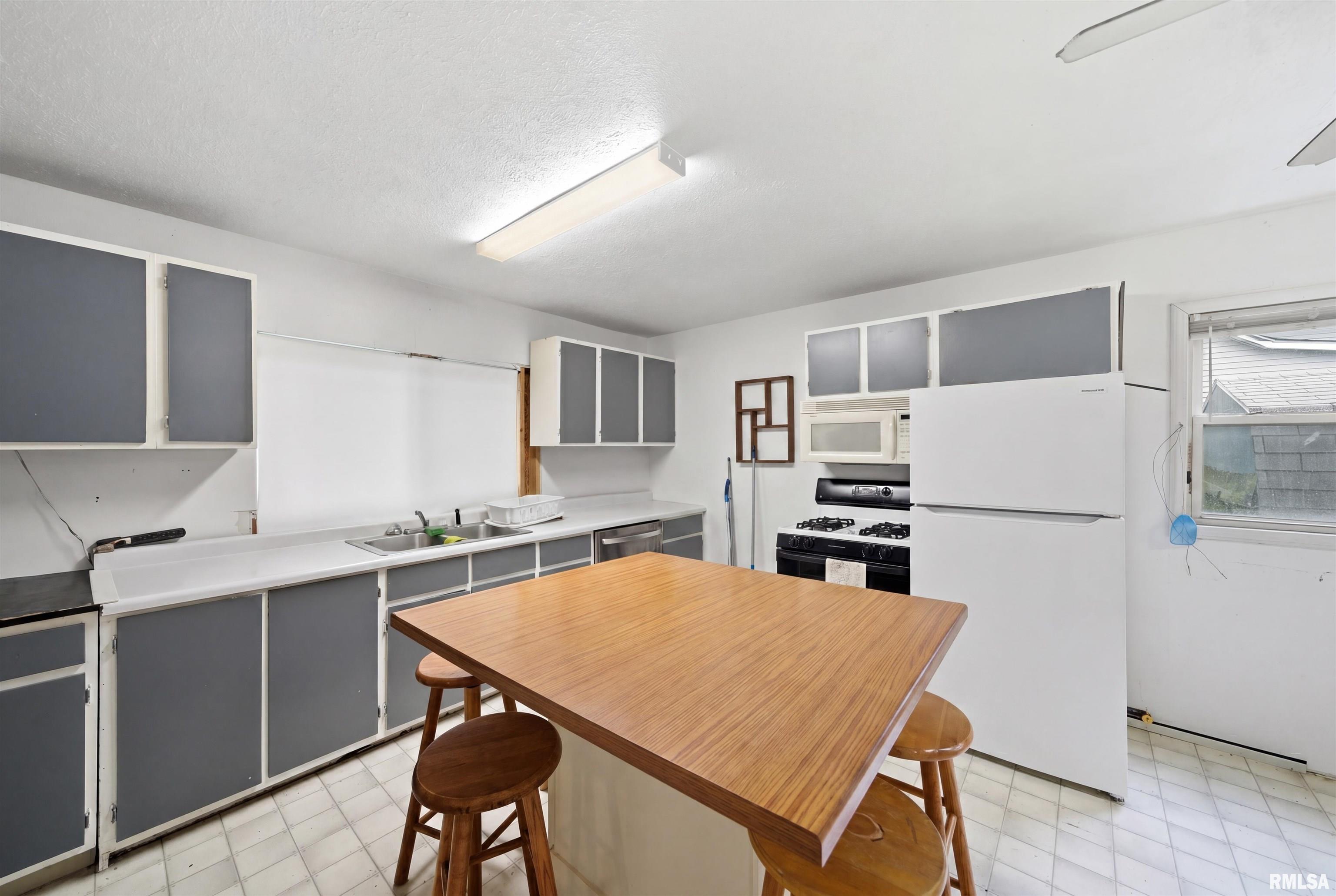 806 West 4th Street Delavan, IL 61734 - Photo 8 of 35