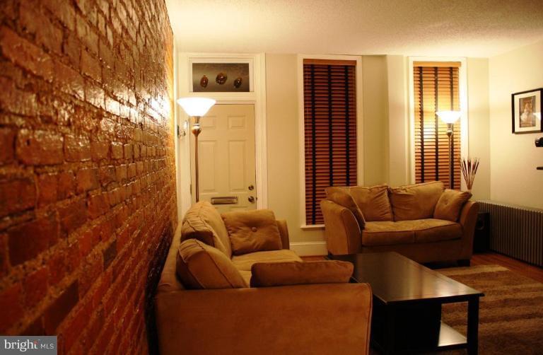 2908 Keswick Road Baltimore, MD 21211 - Photo 2 of 20 Living Room
