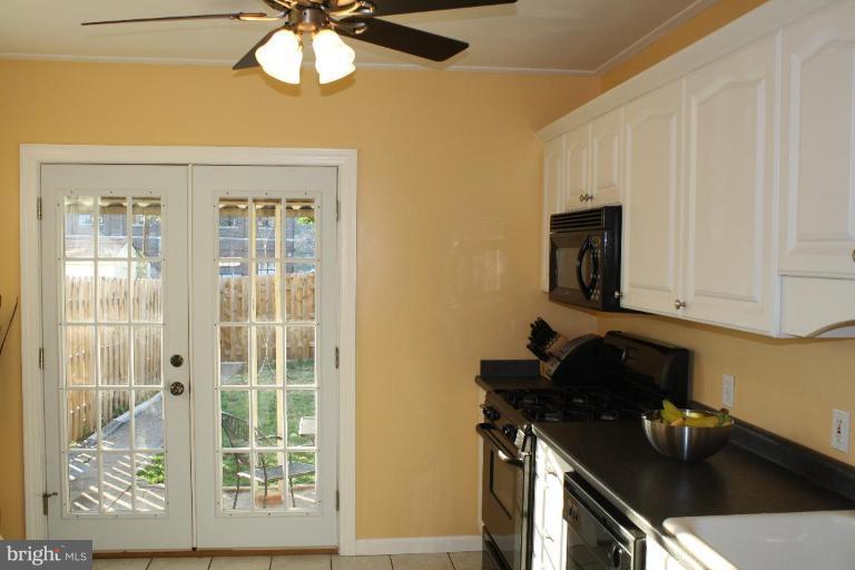 2908 Keswick Road Baltimore, MD 21211 - Photo 6 of 20 Kitchen