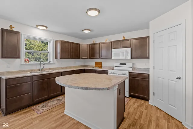 $288,900 | 2042 Heron Drive, Seymour, IN 47274