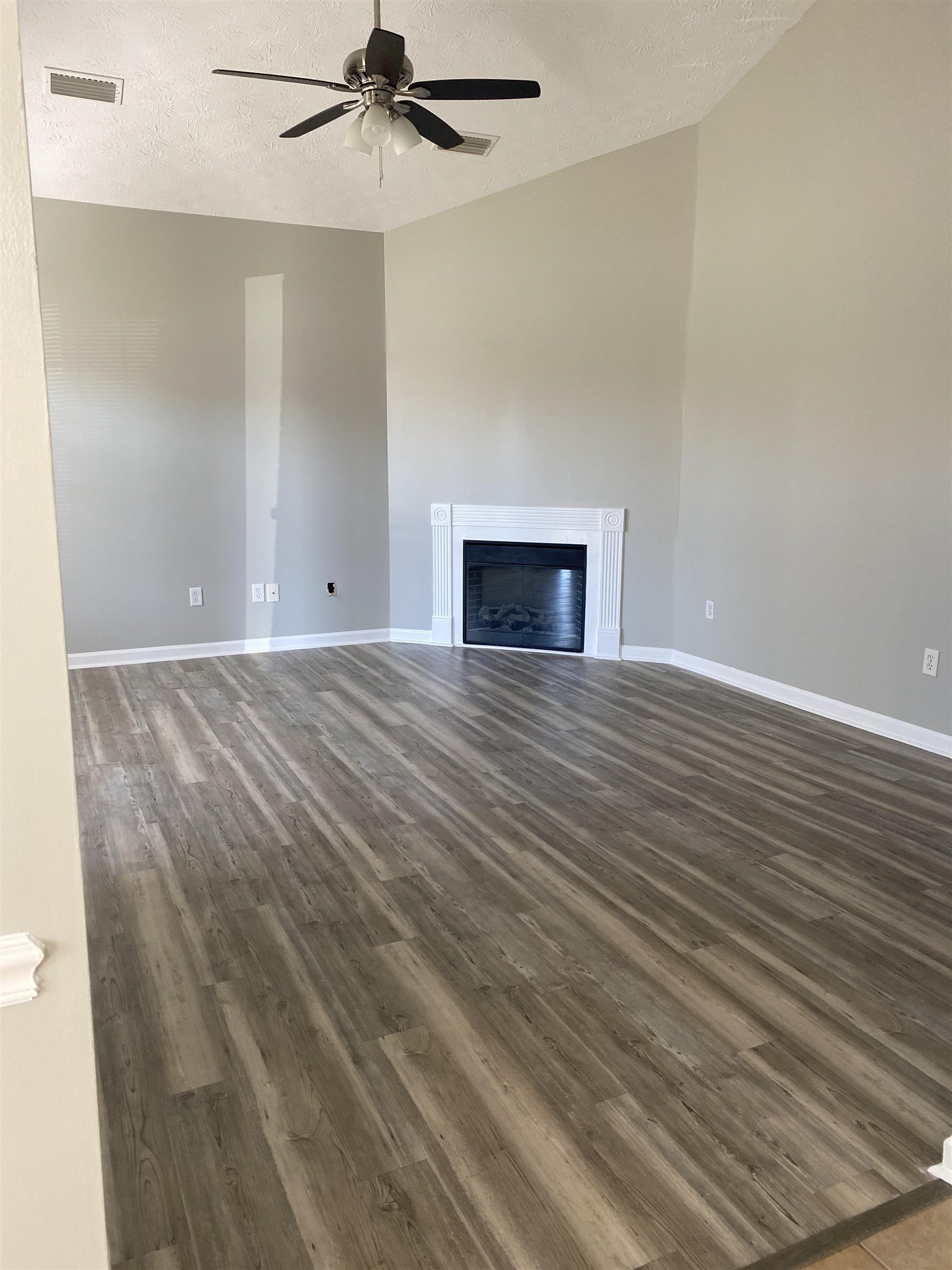 3872 Emerille Drive Foley, AL 36535 - Photo 2 of 19 Living Room
