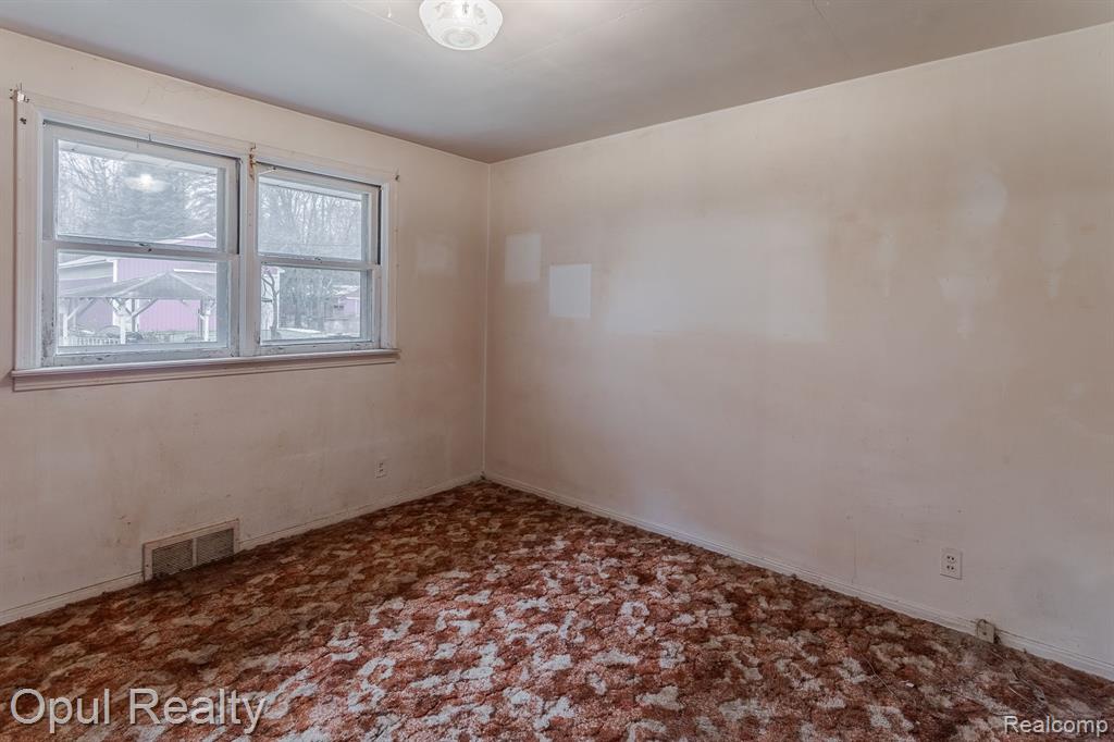 40295 Harris Road Belleville, MI 48111 - Photo 6 of 32