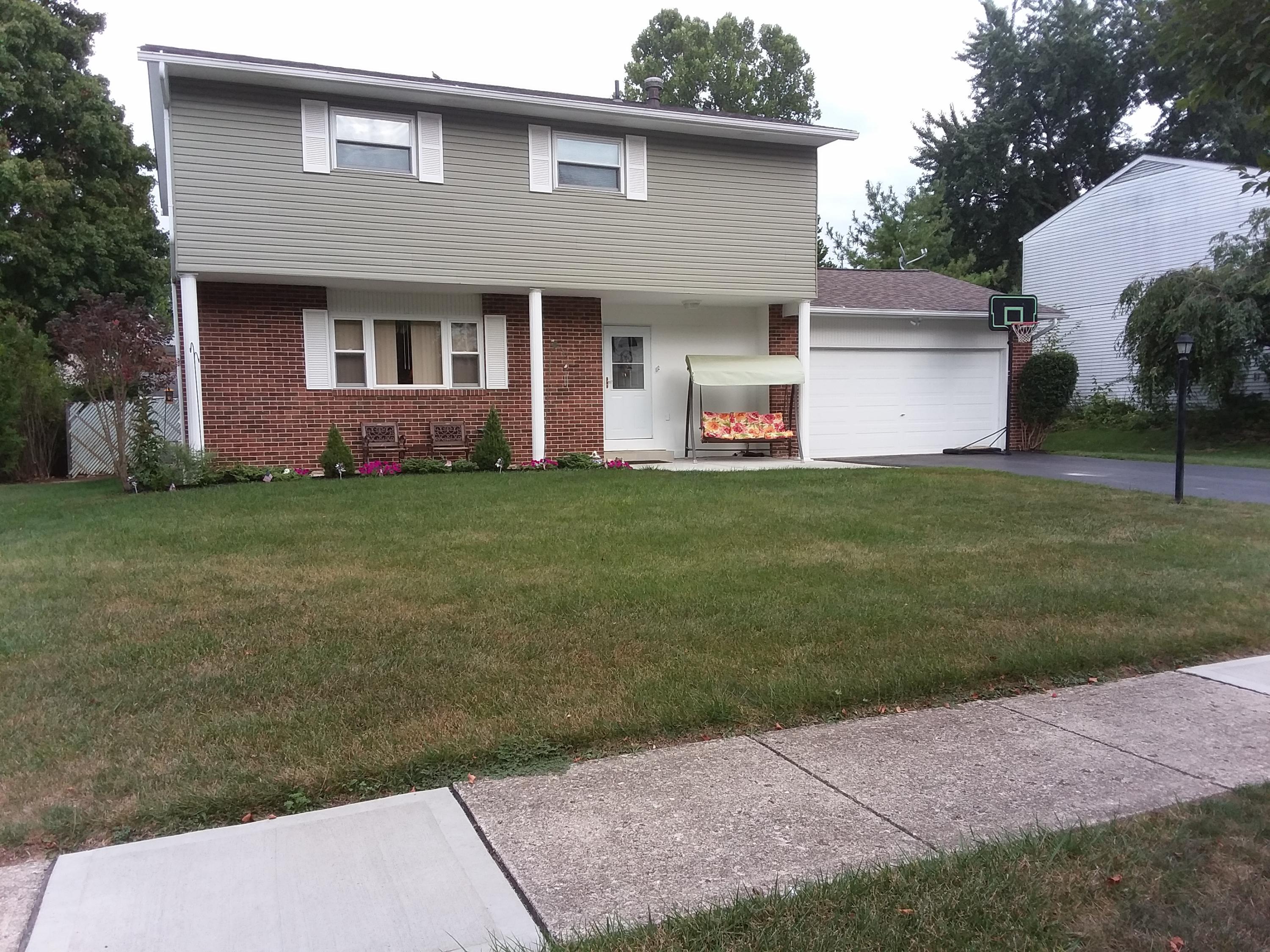 1398 Bonnie Ridge Road Columbus, OH 43228 - Photo 1 of 15 Gallery Image 1