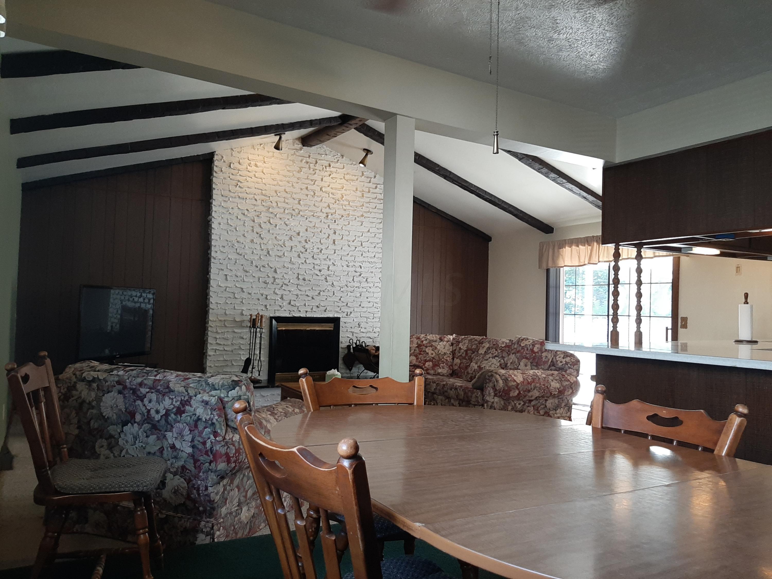 1398 Bonnie Ridge Road Columbus, OH 43228 - Photo 4 of 15 Gallery Image 4