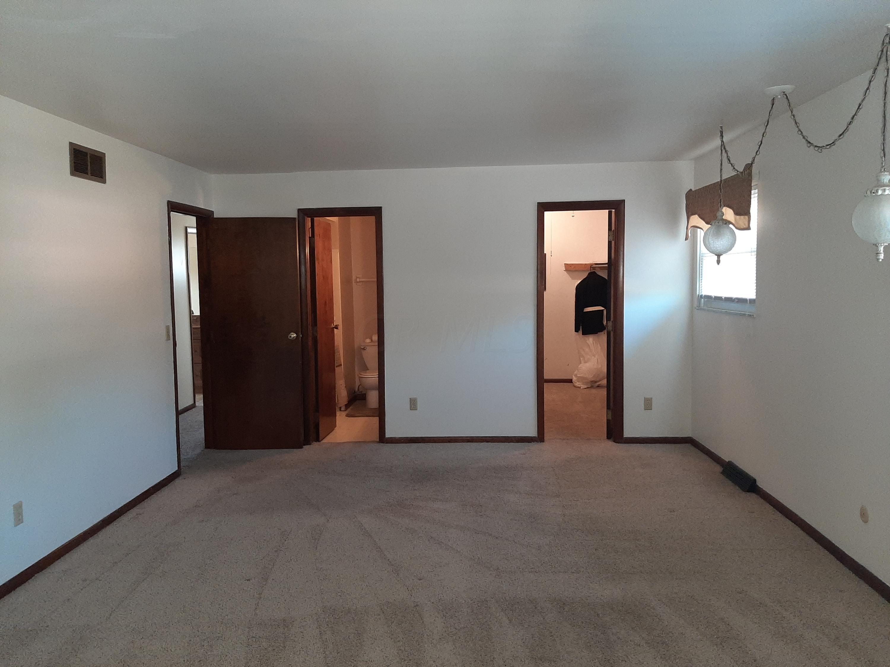 1398 Bonnie Ridge Road Columbus, OH 43228 - Photo 10 of 15 Gallery Image 10
