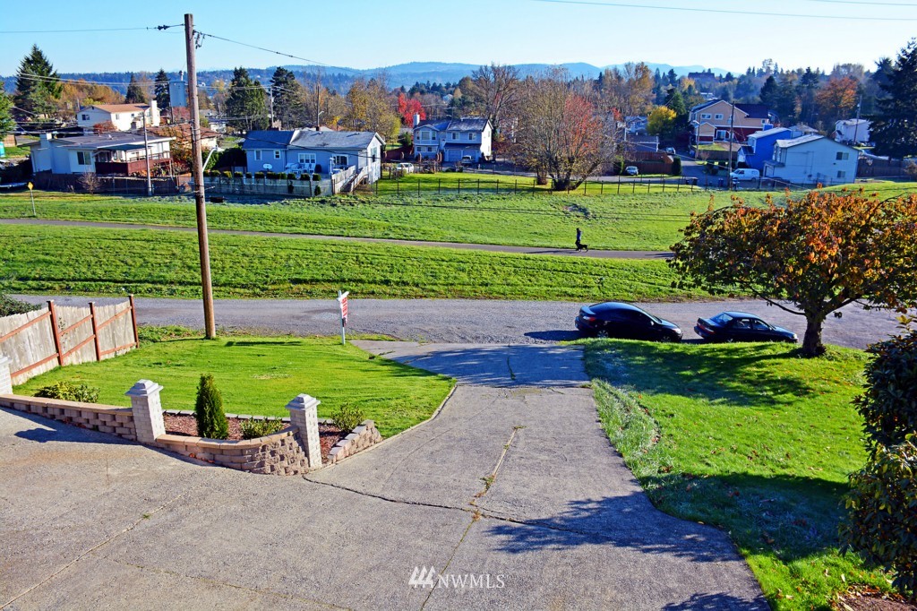 4801 South Roxbury Street Seattle, WA 98118 - Photo 7 of 18