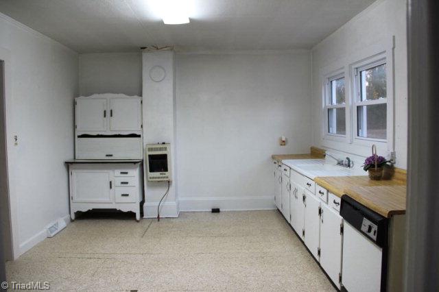 5461 Mountain View Road Hays, NC 28635 - Photo 5 of 12 Kitchen