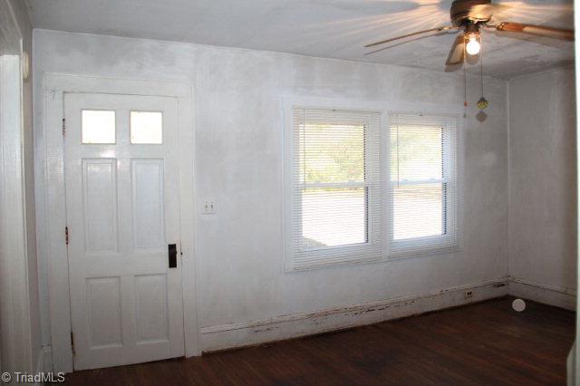 5461 Mountain View Road Hays, NC 28635 - Photo 10 of 12 Living room