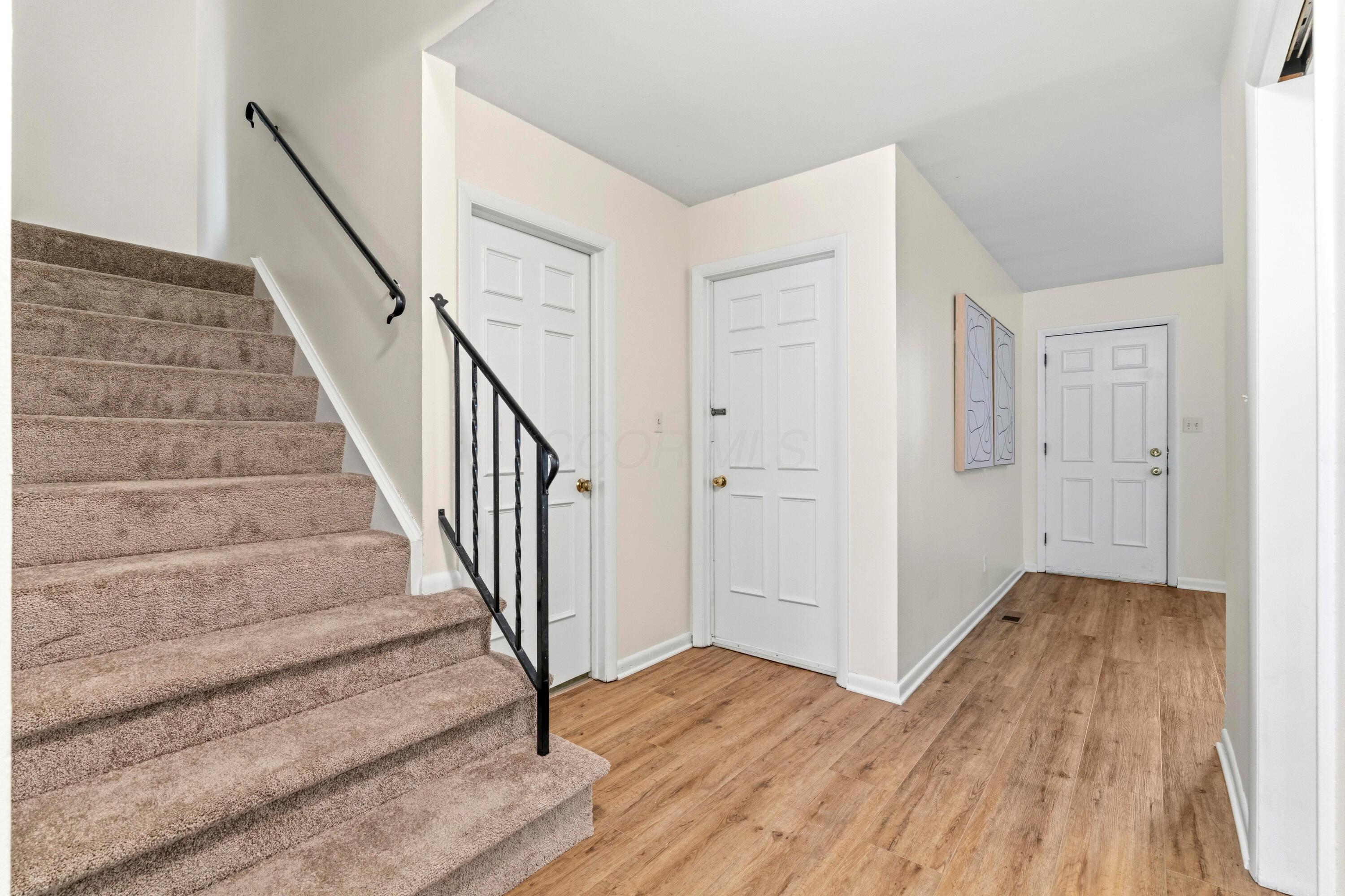 3600 Reed Road, Unit 4 Upper Arlington, OH 43220 - Photo 19 of 42 Stairway to Upper Level
