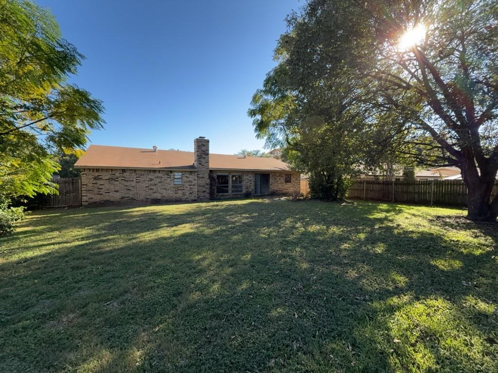 1613 Edgehill Road Benbrook, TX 76126 - Photo 3 of 4