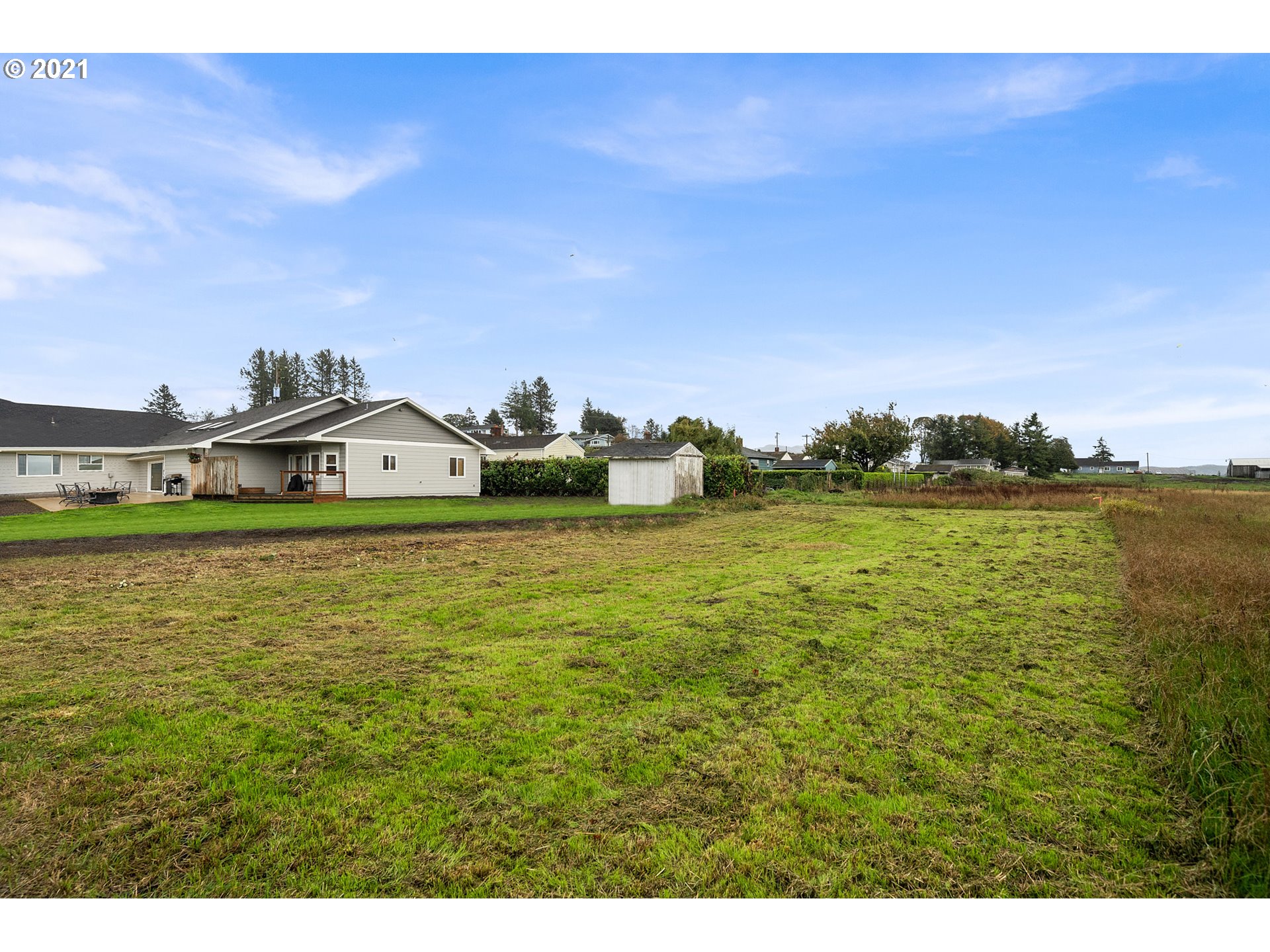 1220 McCormick Loop Road Tillamook, OR 97141 - Photo 6 of 30 a view of an ocean and beach
