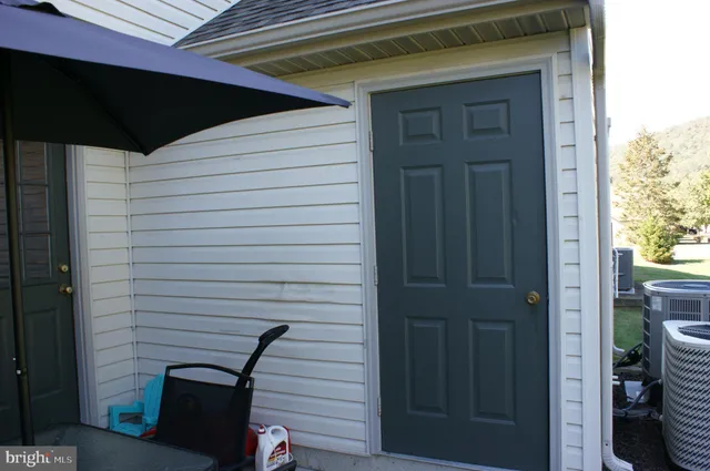 $292,500 | 207 Saddle Ridge Drive, Harrisburg, PA 17110