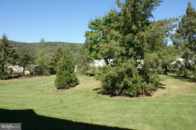 $292,500 | 207 Saddle Ridge Drive, Harrisburg, PA 17110