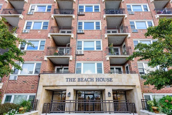 $345,000 | 740 East Broadway, Unit 2J, Long Beach, NY 11561