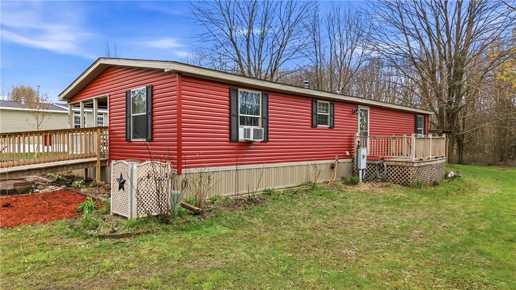 69 South Summit Road, Unit 409 Greenville, PA 16125 - Photo 32 of 41 a backyard of a house