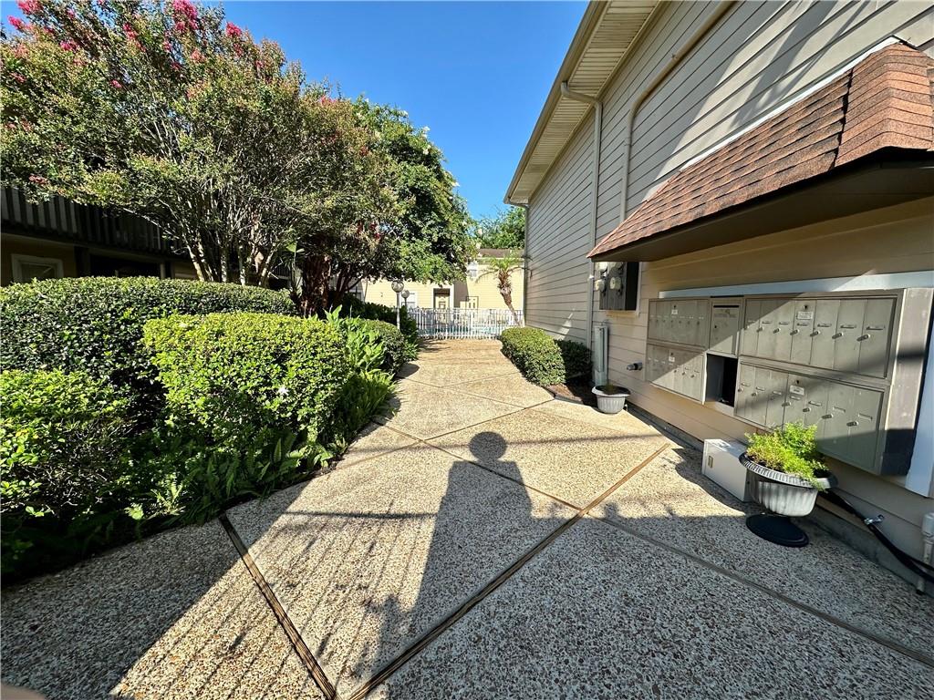 2020 Hickory Avenue, Unit 203 Harahan, LA 70123 - Photo 4 of 11