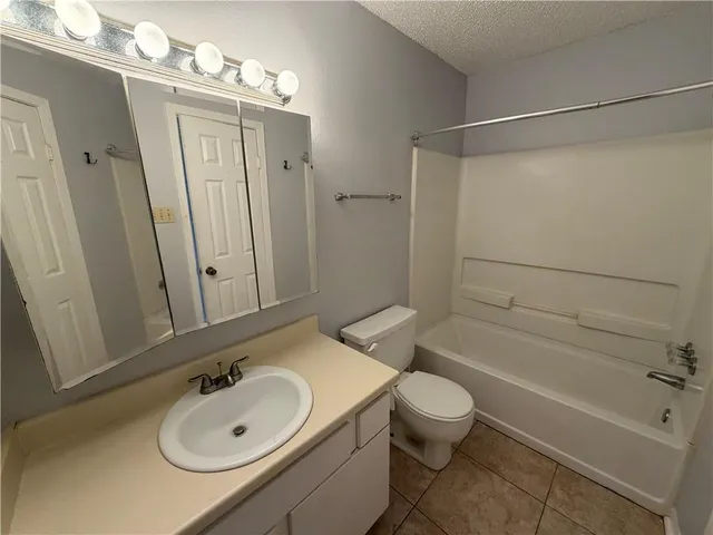 $1,000 | Undisclosed Address, Harahan, LA 70123