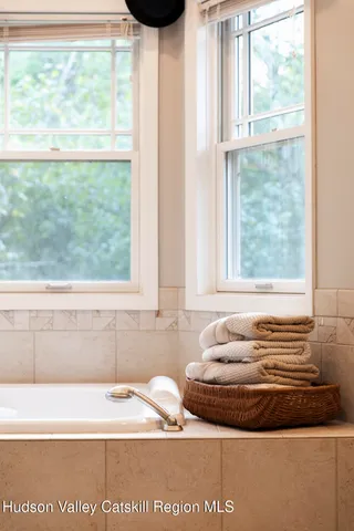 $998,800 | 40 Lakeview Avenue, Kingston, NY 12401