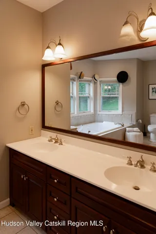 $998,800 | 40 Lakeview Avenue, Kingston, NY 12401