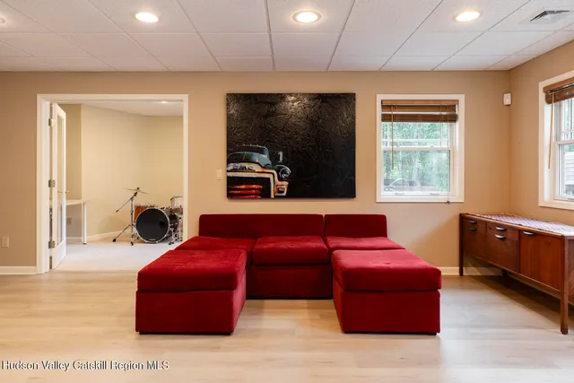 $998,800 | 40 Lakeview Avenue, Kingston, NY 12401