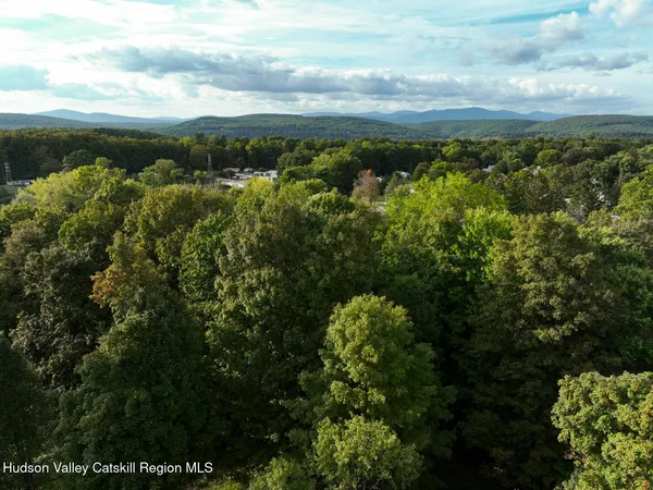 $998,800 | 40 Lakeview Avenue, Kingston, NY 12401