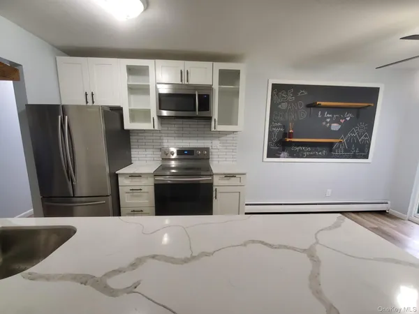 $3,100 | 166 Sierra Vista Lane, Valley Cottage, NY 10989