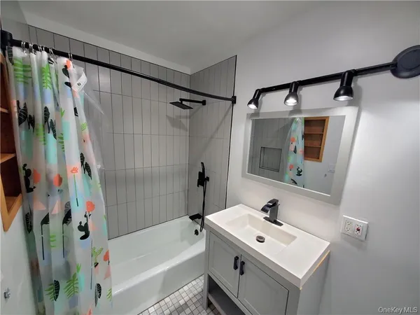 $3,100 | 166 Sierra Vista Lane, Valley Cottage, NY 10989