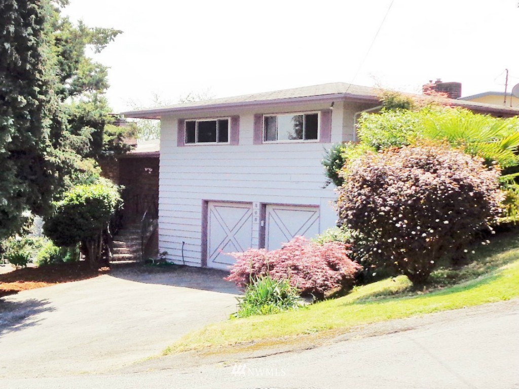 305 Northwest 4th Street Renton, WA 98057 - Photo 1 of 25