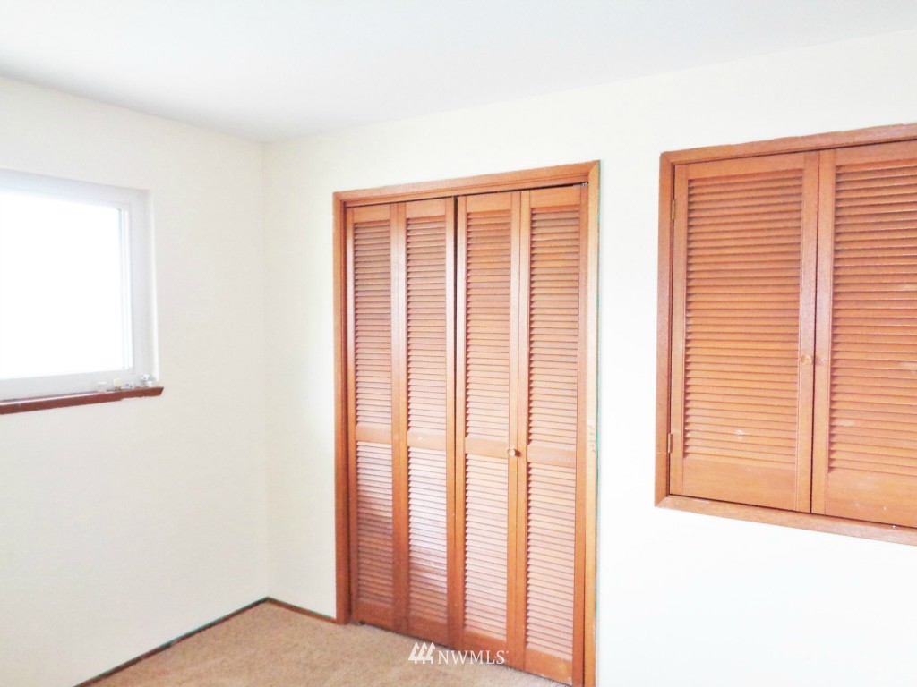 305 Northwest 4th Street Renton, WA 98057 - Photo 21 of 25