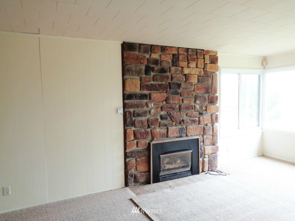 305 Northwest 4th Street Renton, WA 98057 - Photo 22 of 25