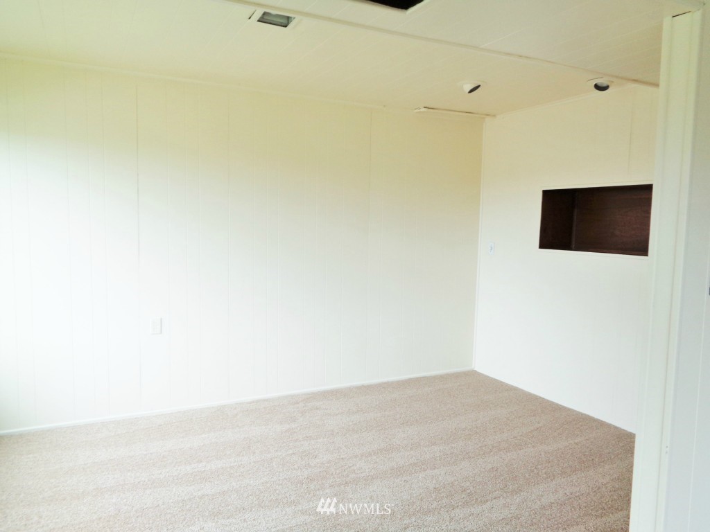 305 Northwest 4th Street Renton, WA 98057 - Photo 23 of 25