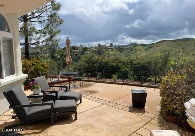 a house view with a outdoor space