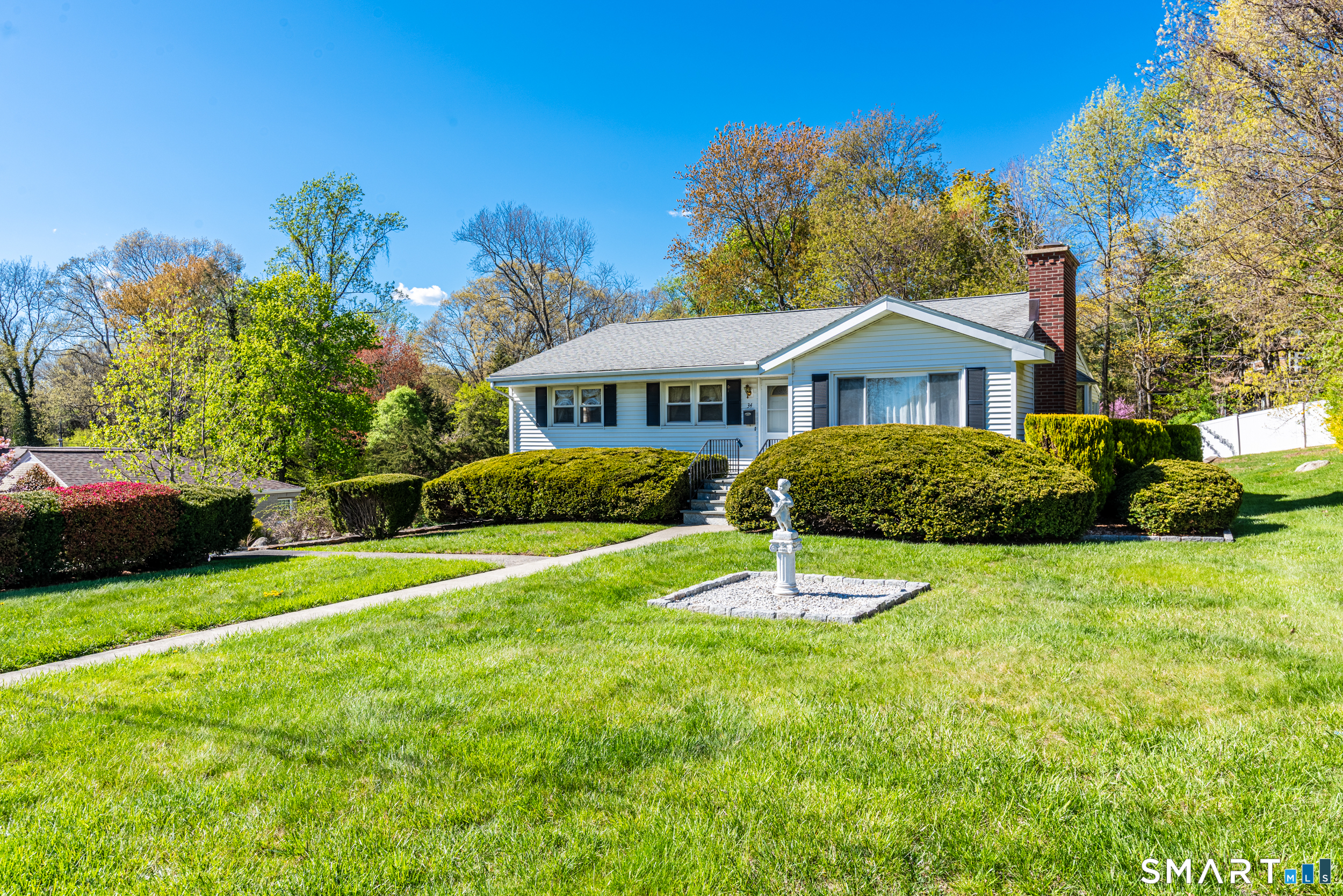 34 Bassick Road Trumbull, CT 06611 - Photo 2 of 28