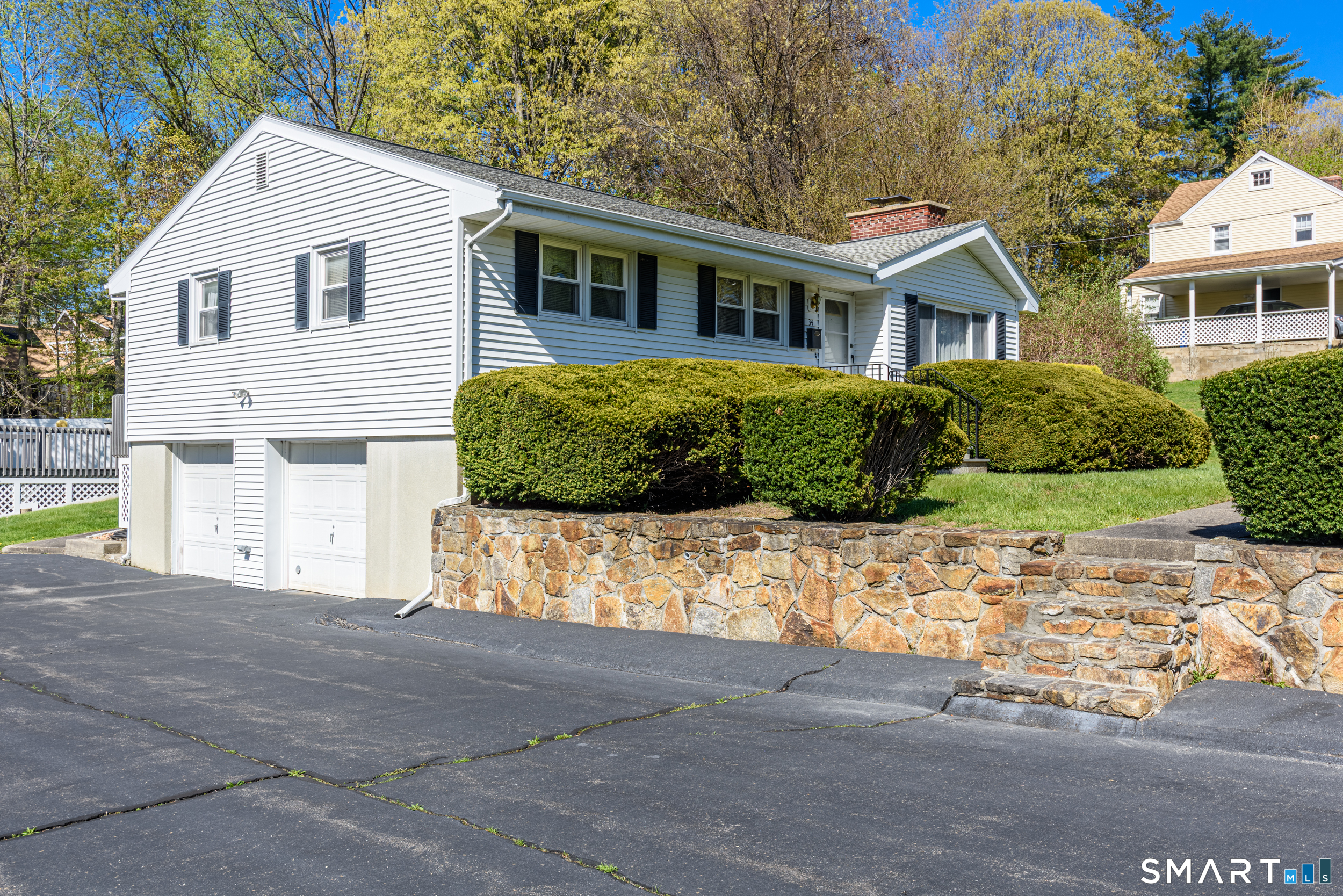 34 Bassick Road Trumbull, CT 06611 - Photo 24 of 28