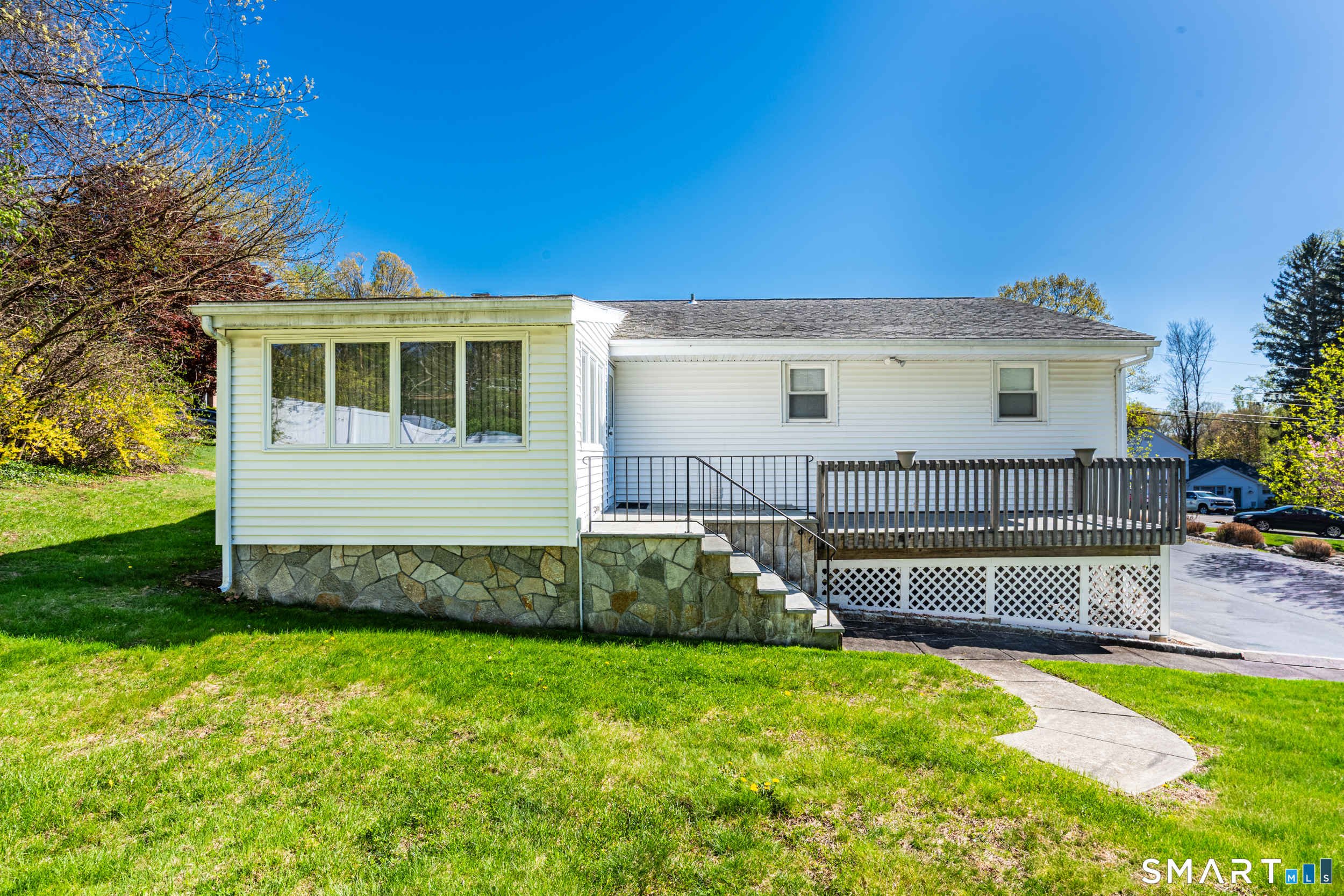34 Bassick Road Trumbull, CT 06611 - Photo 27 of 28