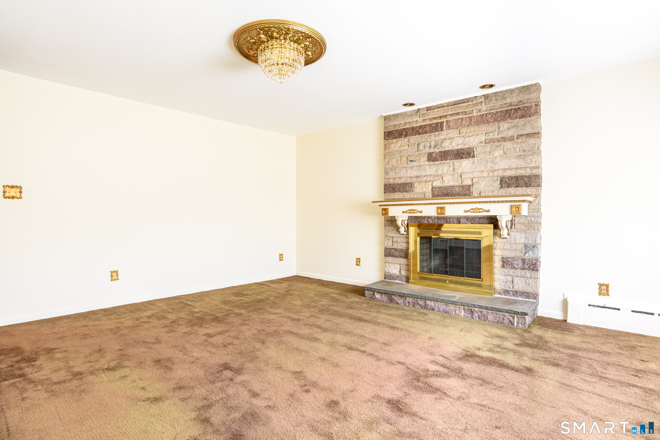 34 Bassick Road Trumbull, CT 06611 - Photo 4 of 28