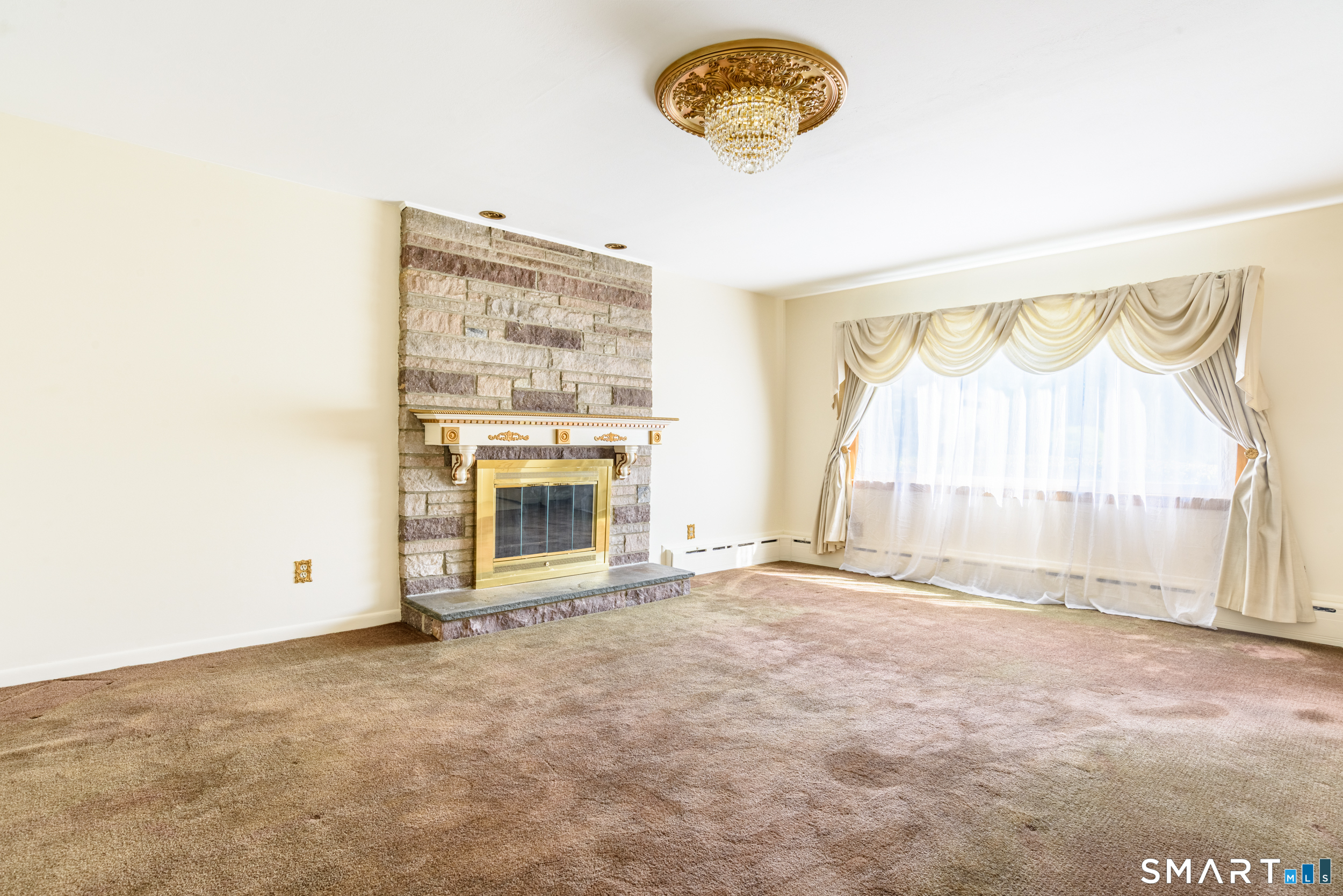 34 Bassick Road Trumbull, CT 06611 - Photo 5 of 28