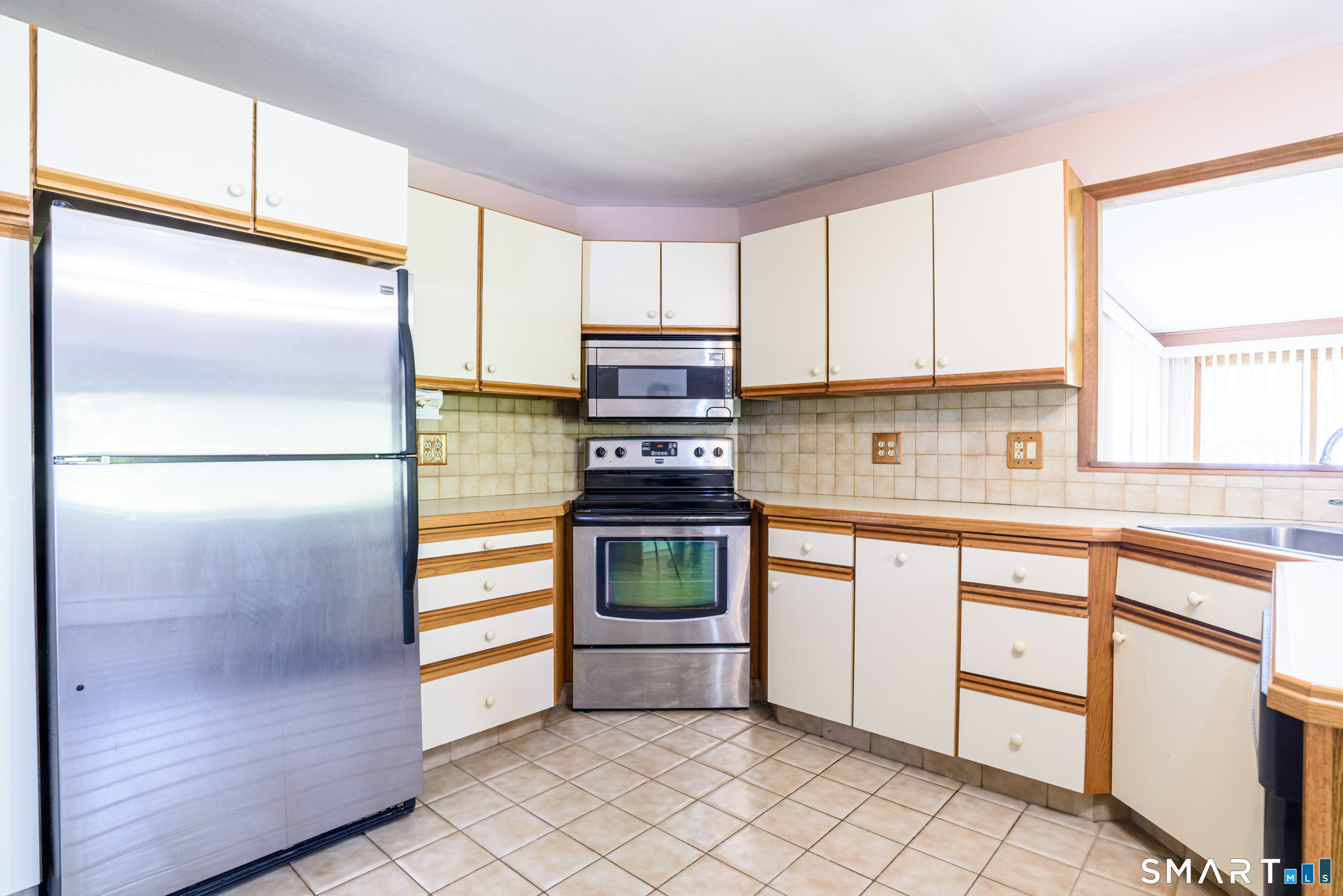 34 Bassick Road Trumbull, CT 06611 - Photo 7 of 28