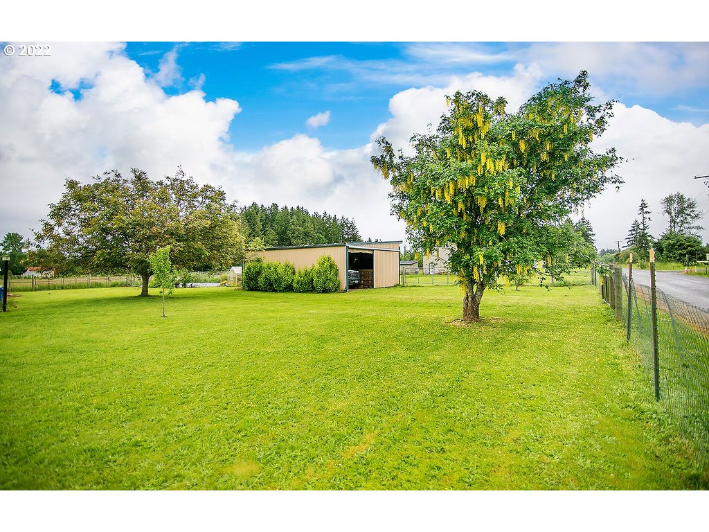 121 Rarey Road Winlock, WA 98596 - Photo 23 of 32 a view of a house with a big yard